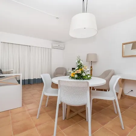 Mirachoro Da Rocha Portimão